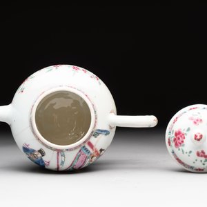 A Chinese famille rose 'Feng Yi Ting 鳳儀亭' teapot, Yongzheng — photo 5