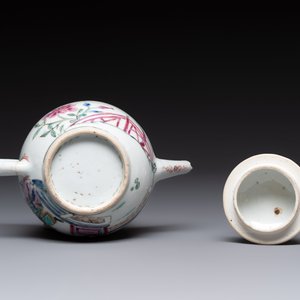A Chinese famille rose 'Feng Yi Ting 鳳儀亭' teapot, Yongzheng — photo 6