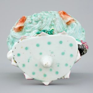 A Chinese famille rose figural candle holder, 19th C. — photo 5