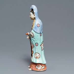 A Chinese famille rose figure of a standing Guanyin, Qianlong — photo 2