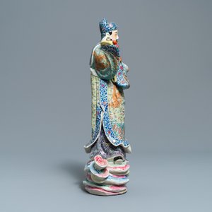 A Chinese famille rose figure of an immortal, 19/20th C. — photo 4