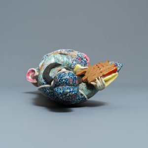 A Chinese famille rose figure of an immortal, 19/20th C. — photo 5