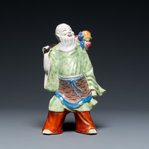 A Chinese famille rose figure of an immortal, Qianlong — photo 2