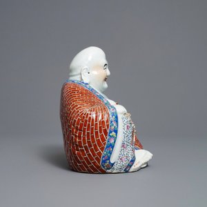 A Chinese famille rose figure of Buddha, Republic — 照片 3