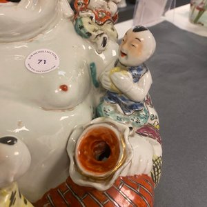 A Chinese famille rose figure of Buddha, seal mark, 19/20th C. — photo 11