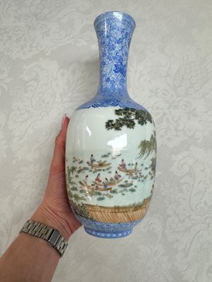 A Chinese famille rose 'Figures at a Lotus Pond' vase, Qianlong mark, 20th C. — photo 6