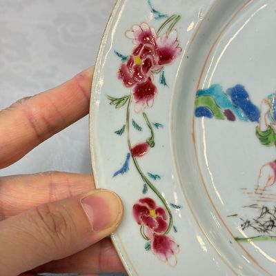 A Chinese famille rose 'Fisherman, Lady and Child' plate — foto 5