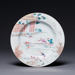 A Chinese famille rose 'fishermen' plate, Yongzheng/Qianlong — 照片 1