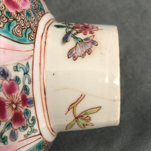 A Chinese famille rose five-piece garniture with birds among blossoms, Qianlong — photo 18