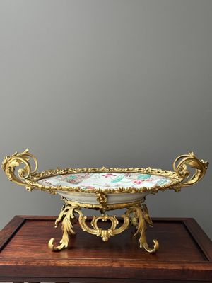 A Chinese famille rose 'flower basket' dish with gilt bronze mount, Yongzheng — photo 6