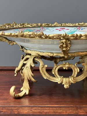 A Chinese famille rose 'flower basket' dish with gilt bronze mount, Yongzheng — photo 7
