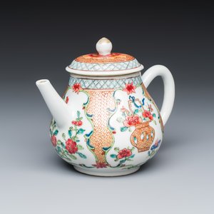 A Chinese famille rose 'Flower Basket' teapot — photo 1
