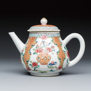 A Chinese famille rose 'Flower Basket' teapot — photo 2