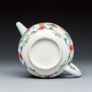 A Chinese famille rose 'Flower Basket' teapot — photo 7