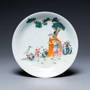 A Chinese famille rose 'foreigner' plate, Qianlong mark and probably of the period — 照片 1