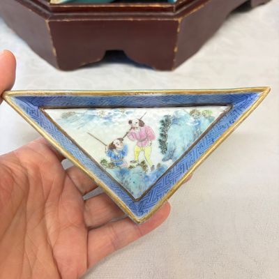 A Chinese famille rose 'Foreigners Hunting' six-piece sweetmeat set on a wooden tray — photo 3