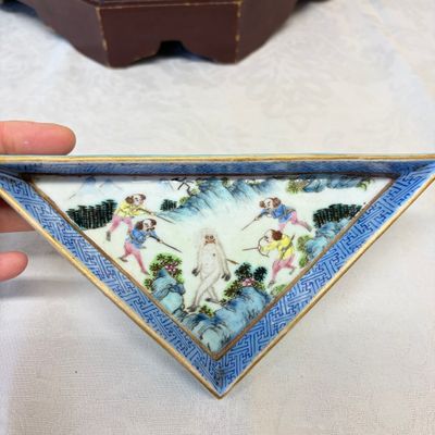 A Chinese famille rose 'Foreigners Hunting' six-piece sweetmeat set on a wooden tray — photo 9