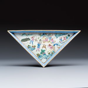 A Chinese famille rose 'Foreigners Hunting' six-piece sweetmeat set on a wooden tray — photo 3