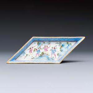 A Chinese famille rose 'Foreigners Hunting' six-piece sweetmeat set on a wooden tray — photo 9