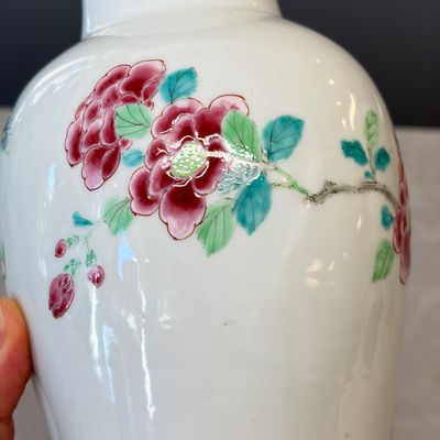 A Chinese famille rose four-piece garniture with floral design — foto 5