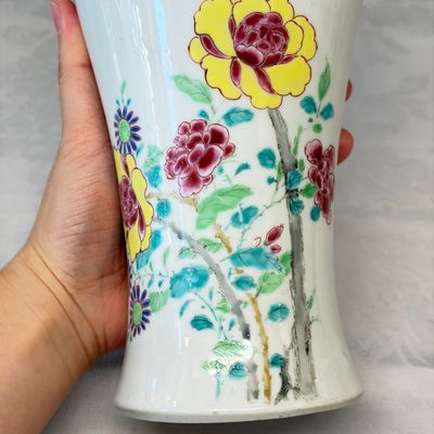 A Chinese famille rose four-piece garniture with floral design — photo 4