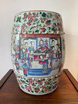 A Chinese famille rose garden seat, 19th C. — 照片 1