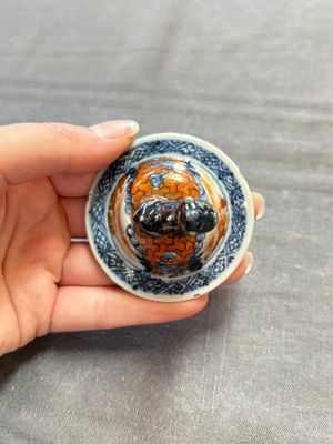 A Chinese famille rose garniture of five 'mandarin subject' vases, Qianlong — 照片 41