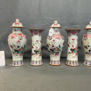 A Chinese famille rose garniture of five vases with antiquities, Qianlong — photo 13
