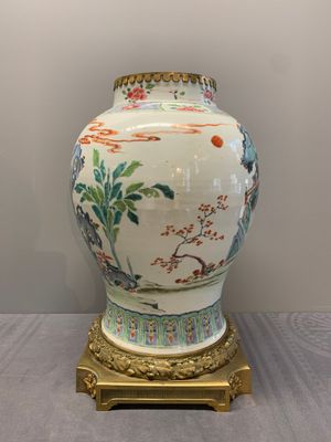 A Chinese famille rose gilt bronze mounted vase with figural design, Yongzheng — photo 4