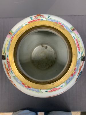 A Chinese famille rose gilt bronze mounted vase with figural design, Yongzheng — photo 5