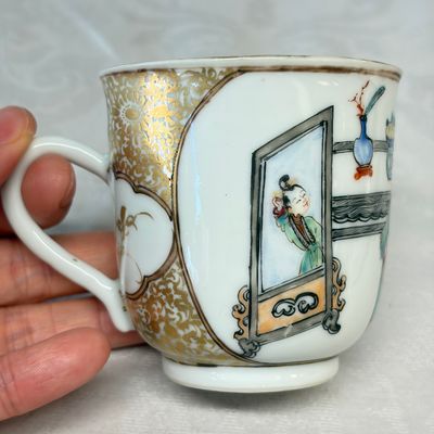 A Chinese famille rose gilt-decorated cup and saucer with figural design — photo 11