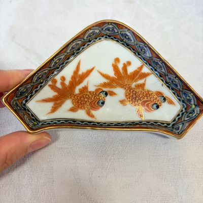 A Chinese famille rose 'Goldfish' nine-piece sweetmeat set in a gilt-lacquered box and cover — photo 14
