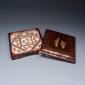 A Chinese famille rose 'Goldfish' nine-piece sweetmeat set in a gilt-lacquered box and cover — photo 1