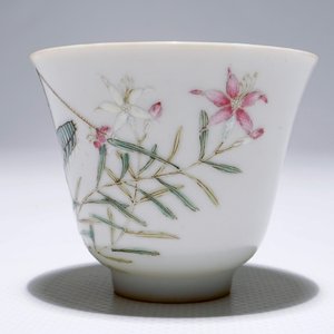 A Chinese famille rose grasshopper cup, Tongzhi mark, 19/20th C. — 照片 2