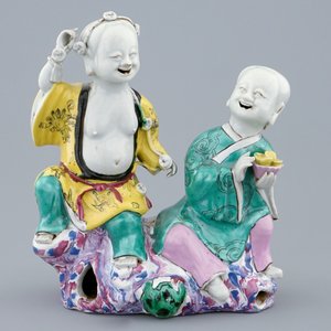 A Chinese famille rose group of the Immortal Twins, Hehe Erxian, 18th C — photo 2