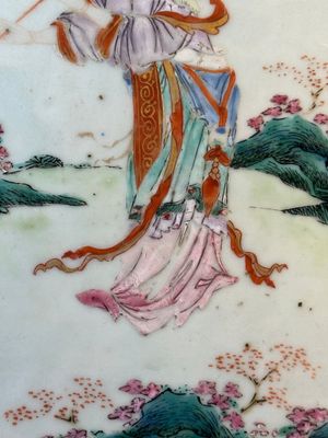A Chinese famille rose 'He Xiangu' charger with a blue and white border, Qianlong — 照片 6