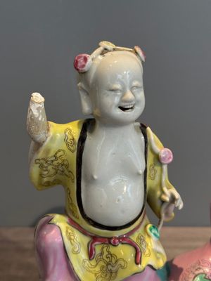 A Chinese famille rose 'Hehe Erxian' group on a wooden stand, Qianlong — photo 5