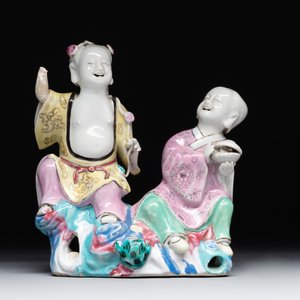 A Chinese famille rose 'Hehe Erxian' group on a wooden stand, Qianlong — photo 2