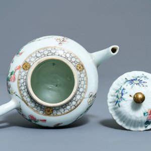A Chinese famille rose helmet-shaped jug and a relief-decorated teapot, Yongzheng — photo 12
