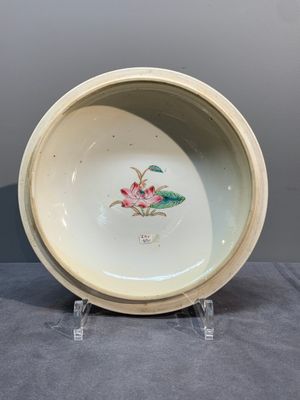A Chinese famille rose 'heron and lotus' tureen and cover, Qianlong — photo 8
