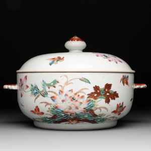 A Chinese famille rose 'heron and lotus' tureen and cover, Qianlong — photo 4