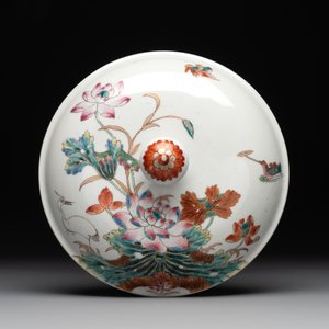 A Chinese famille rose 'heron and lotus' tureen and cover, Qianlong — photo 8