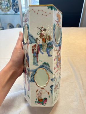 A Chinese famille rose hexagonal hat stand with narrative design, Tongzhi mark and of the period — photo 3