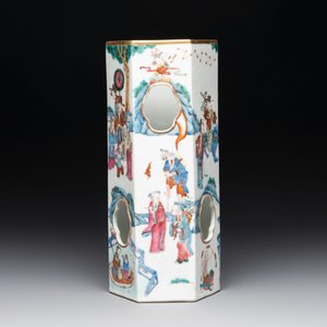A Chinese famille rose hexagonal hat stand with narrative design, Tongzhi mark and of the period — photo 2