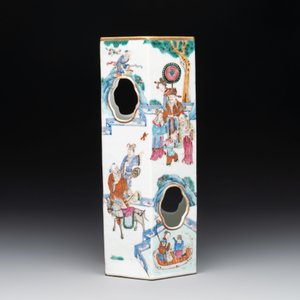 A Chinese famille rose hexagonal hat stand with narrative design, Tongzhi mark and of the period — photo 4