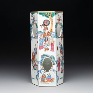 A Chinese famille rose hexagonal hat stand with narrative design, Tongzhi mark and of the period — photo 5