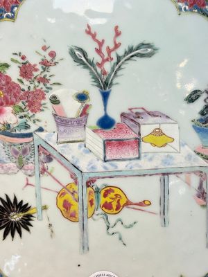 A Chinese famille rose hexagonal stand with antiquities, Yongzheng/Qianlong — photo 3