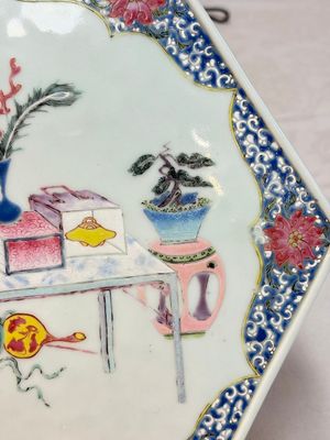 A Chinese famille rose hexagonal stand with antiquities, Yongzheng/Qianlong — photo 4