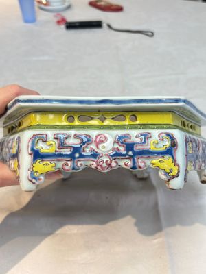 A Chinese famille rose hexagonal stand with antiquities, Yongzheng/Qianlong — photo 9