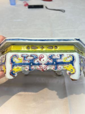 A Chinese famille rose hexagonal stand with antiquities, Yongzheng/Qianlong — photo 10